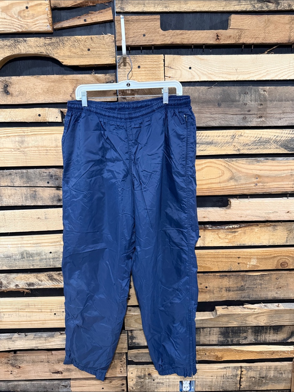 Nike Swoosh Track Pants‎ L Nylon
Windbreaker Joggers Baggy Blue 90s
Zippers Seam
